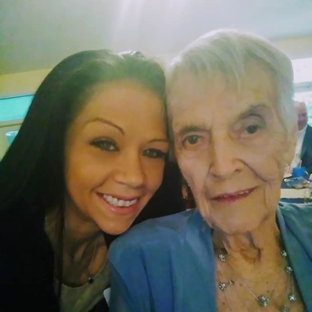 Meet your Posher, Ariana